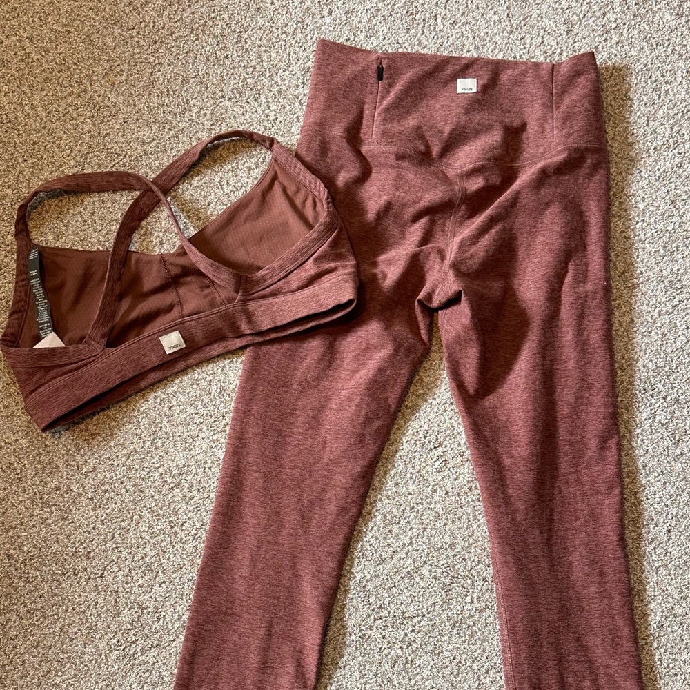 VUORI elevation hazelnut Sports Bra & Leggings Set
Gently used.
Top L
Bottom S - Picture 6 of 10